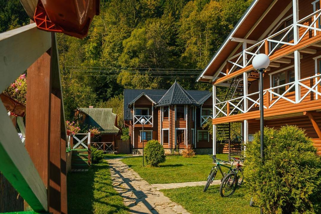 Gorycvit Hotel Verkhniy Yasenov Ngoại thất bức ảnh