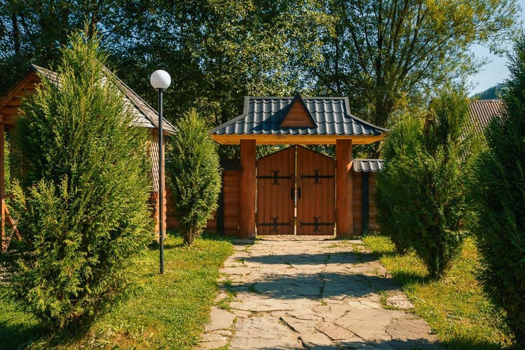 Gorycvit Hotel Verkhniy Yasenov Ngoại thất bức ảnh